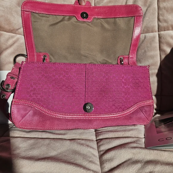 Coach Soho Signature Buckle Bag - Picture 3 of 14